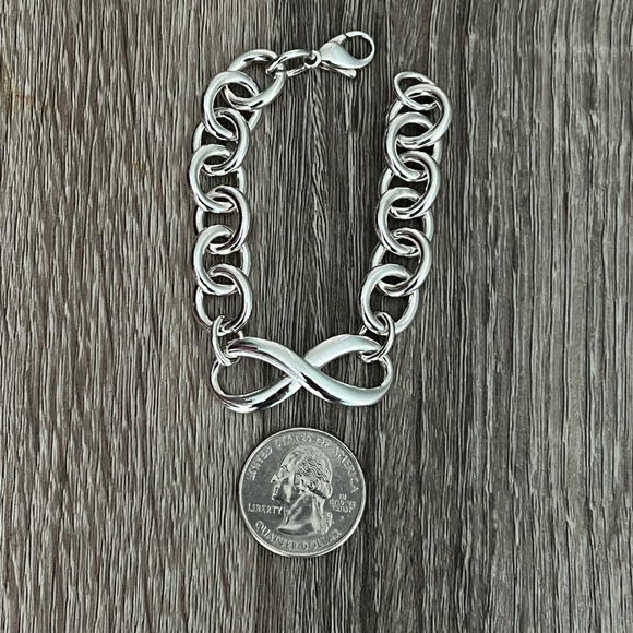 Tiffany & Co. infinity bracelet - Picture 3 of 6